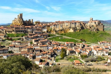 Panoramablick auf Frías in Burgos (Kastilien-León)