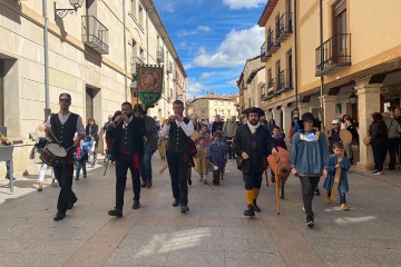 Pasacalles parade at the Pig Slaughter Festival in Burgo de Osma