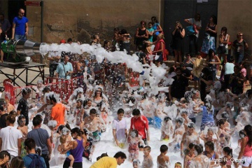 カタルーニャ州タラゴナ市のサン・マジのお祭りでの水祭り