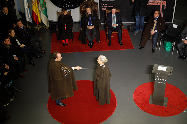 La tradizionale cerimonia della “Encomenda do Cocido”, che nel 2020 ha visto tra i suoi commendatori Benedicta Sánchez, residente a Lugo e vincitrice del Premio Goya come Migliore attrice rivelazione a 85 anni La tradizionale cerimonia della “Encomenda do Cocido”, che nel 2020 ha visto tra i suoi commendatori Benedicta Sánchez, residente a Lugo e vincitrice del Premio Goya come Migliore attrice rivelazione a 85 anni