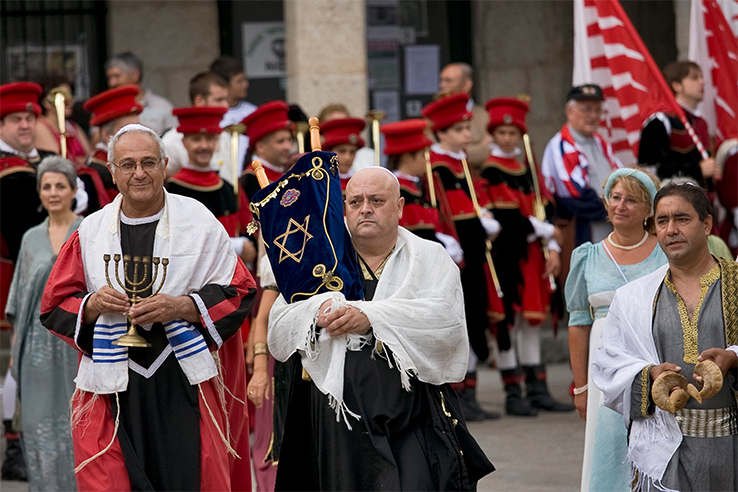 Aufführungen auf dem Fest »Festa da Istoria« in Ribadavia (Ourense, Galicien) Aufführungen auf dem Fest »Festa da Istoria« in Ribadavia (Ourense, Galicien)