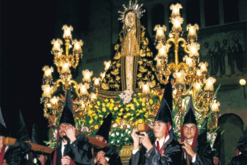 Une procession pendant la Semaine sainte de Murcie