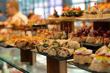 Pintxos en el Mercado de la Ribera, Bilbao