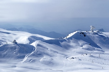 シエラ・ネバダのスキー場の上空からの眺め