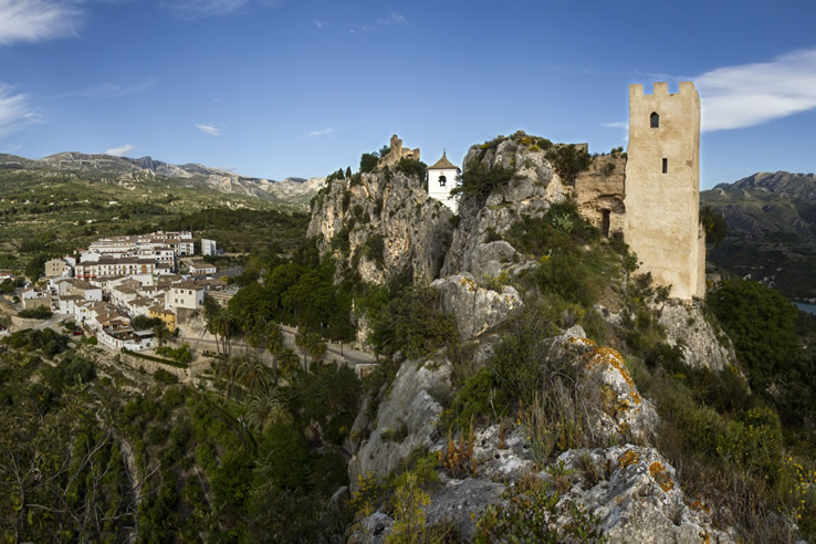 Widok na Guadalest, w Alicante (Wspólnota Walencka) Widok na Guadalest, w Alicante (Wspólnota Walencka)