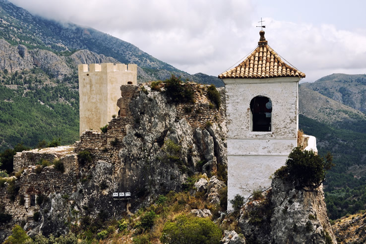 Widok na Guadalest, w Alicante (Wspólnota Walencka) Widok na Guadalest, w Alicante (Wspólnota Walencka)