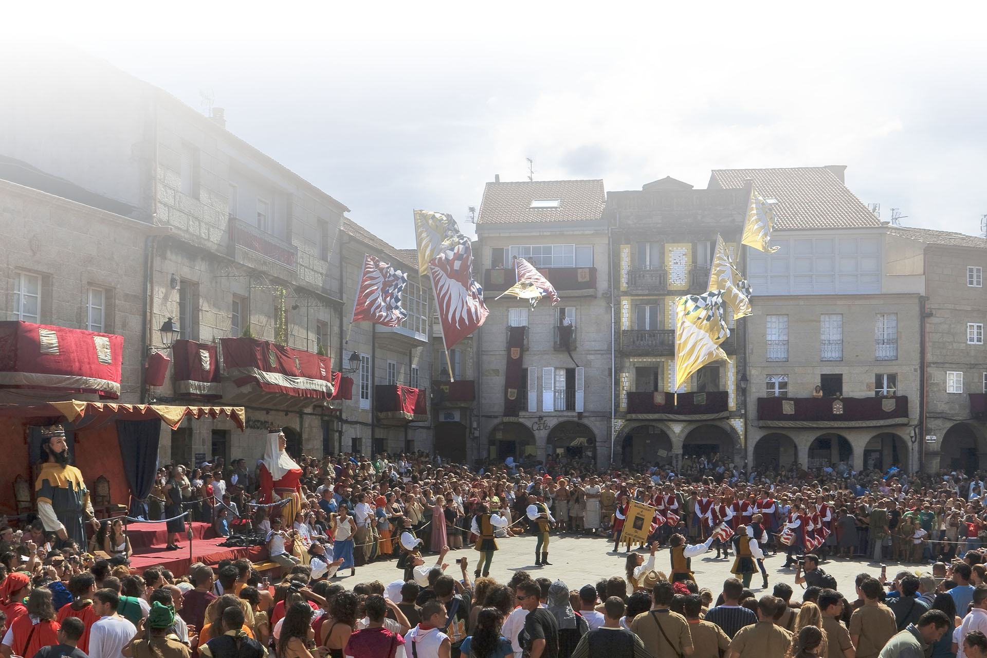 Jongleure auf dem Fest »Festa da Istoria« in Ribadavia (Ourense, Galicien) Jongleure auf dem Fest »Festa da Istoria« in Ribadavia (Ourense, Galicien)