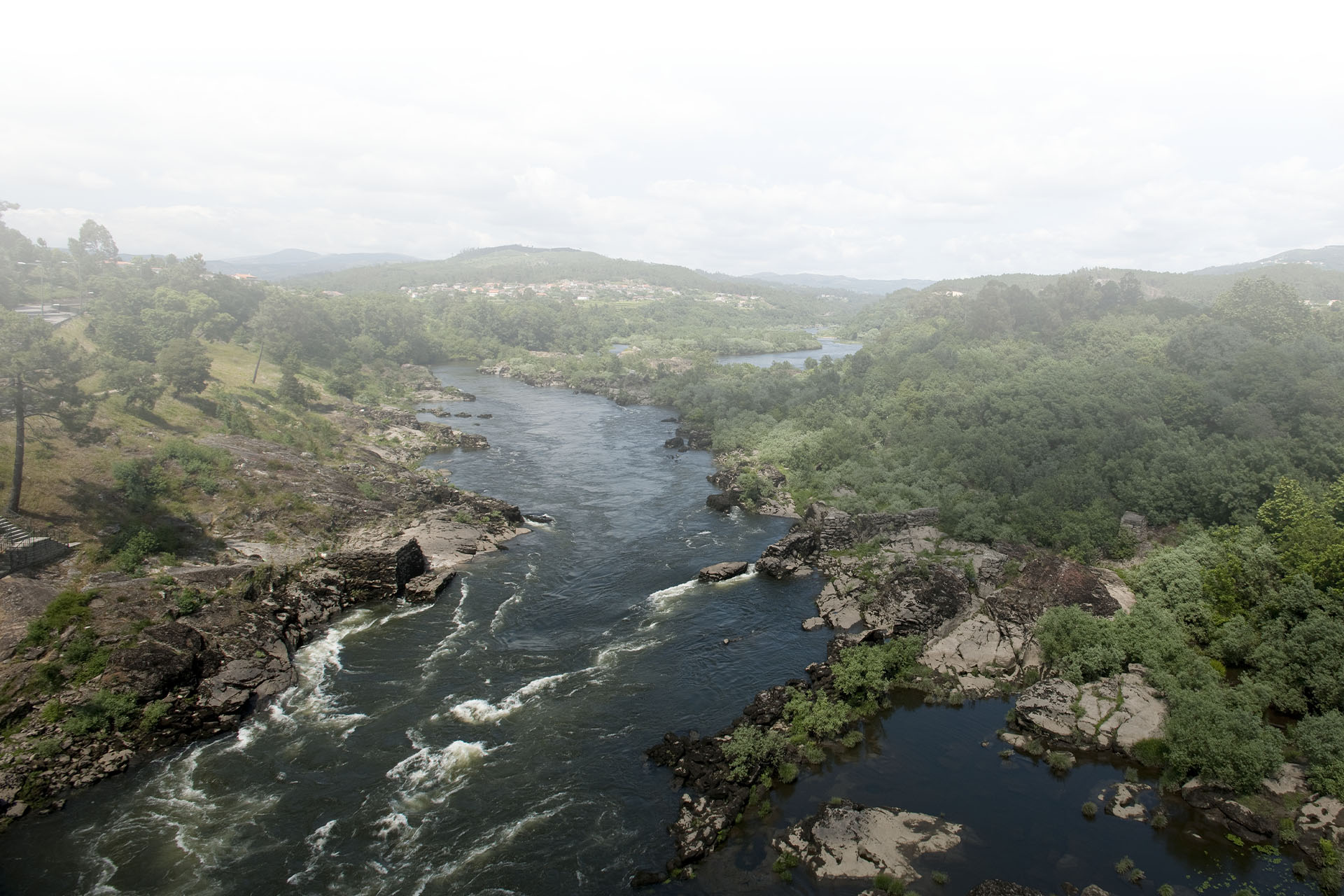 Pesqueiras de Arbo (Pontevedra, Galicia), donde se captura la lamprea Pesqueiras de Arbo (Pontevedra, Galicia), donde se captura la lamprea