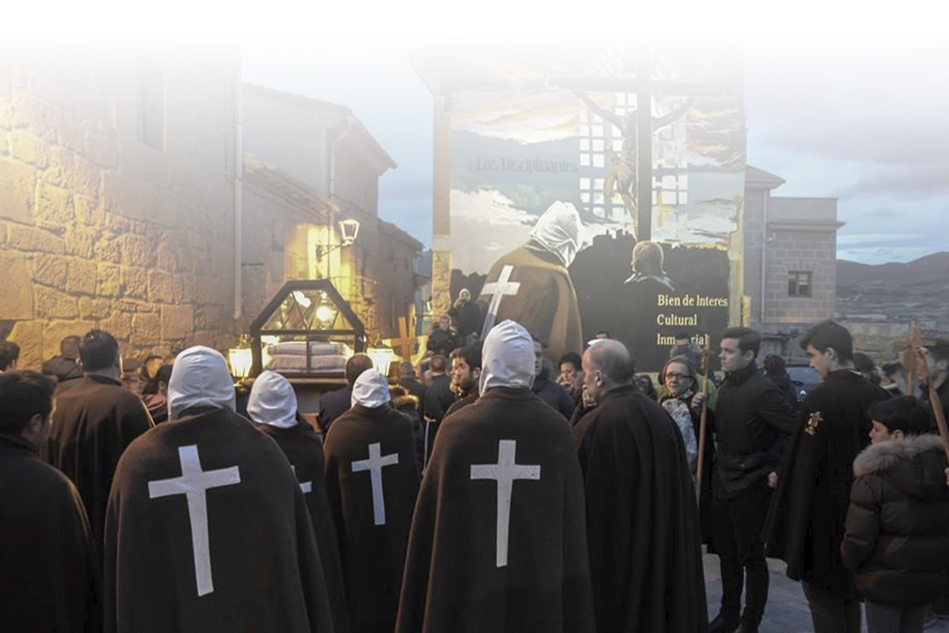 Santo Entierro de los “Picaos” en la Semana Santa de San Vicente de la Sonsierra (La Rioja) Santo Entierro de los “Picaos” en la Semana Santa de San Vicente de la Sonsierra (La Rioja)