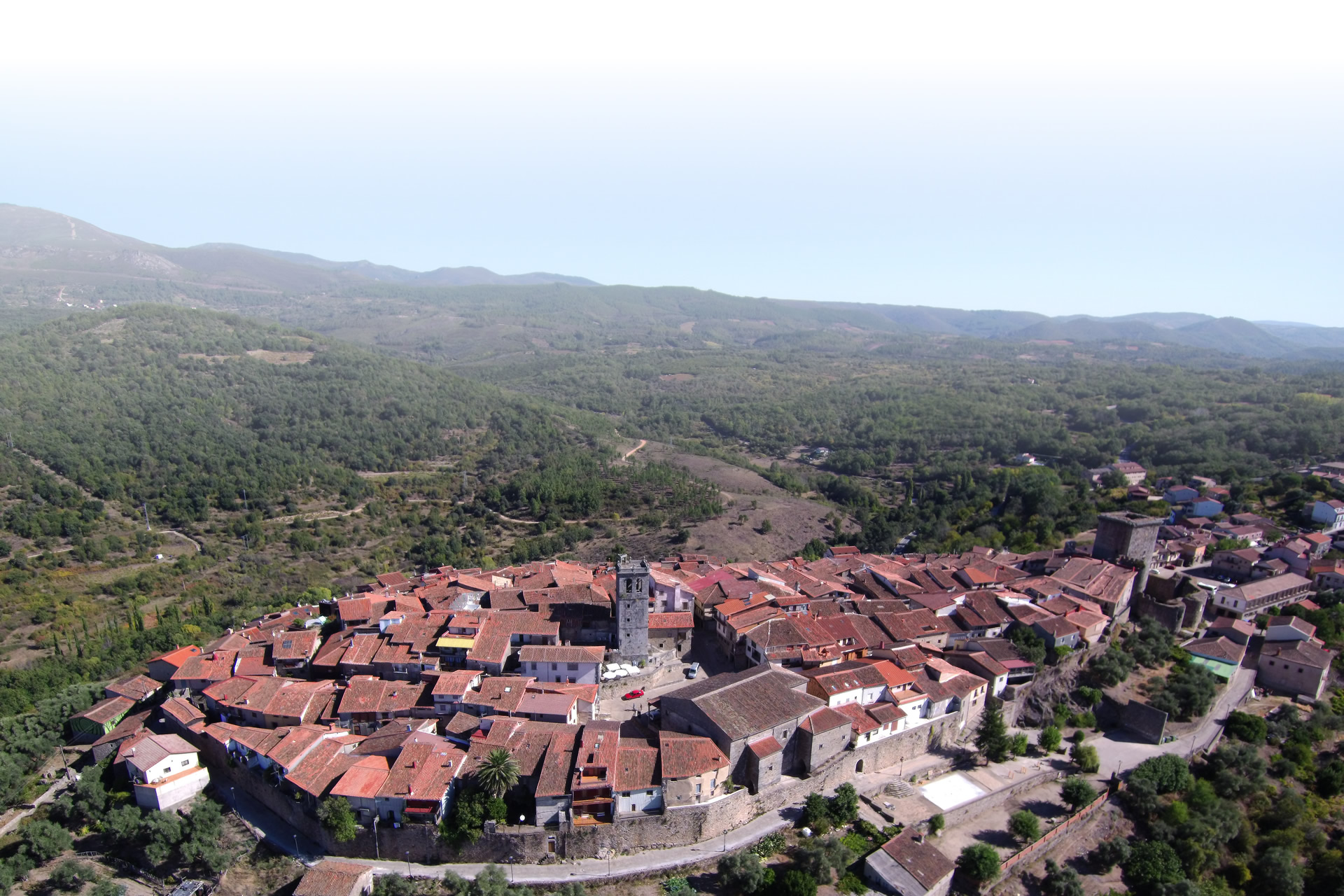 ミランダ・デル・カスタニャル(カスティージャ・イ・レオン州サラマンカ県)の空撮 ミランダ・デル・カスタニャル(カスティージャ・イ・レオン州サラマンカ県)の空撮