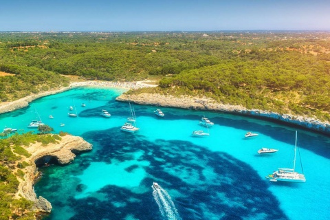  Vista aérea de algumas pequenas praias em Maiorca