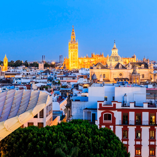 Vues de la Giralda, au-dessus des maisons de Séville