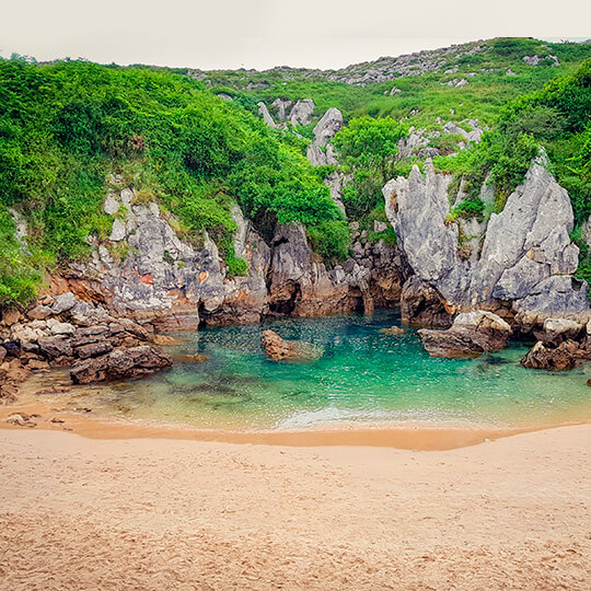 Plaża Gulpiyuri, Asturia