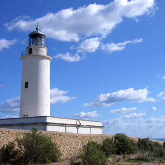 Faro La Mola en el pueblecito de El Pilar de la Mola, Formentera