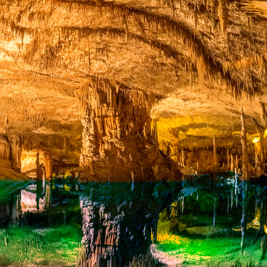 Vista do interior das cavernas do Drach, em Maiorca