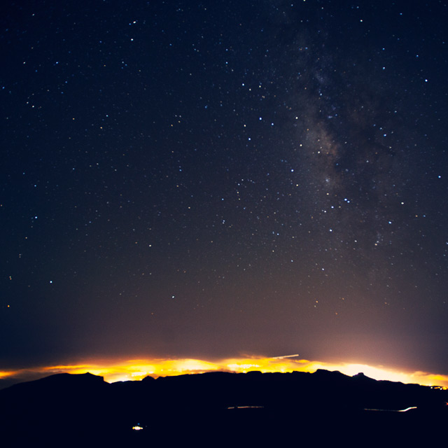 Cielo nocturno estrellado en Tenerife