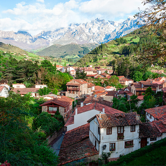 Vista dos Picos de Europa em Potes, na Cantábria