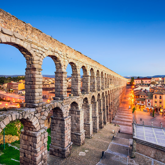 Vista do aqueduto romano de Segóvia