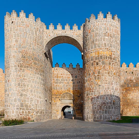 Puerta del Alcázar. Muralla de Ávila