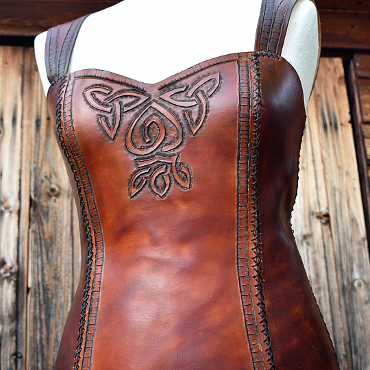 Reproduction of a historical piece in leather made by an artisan in Guadalajara