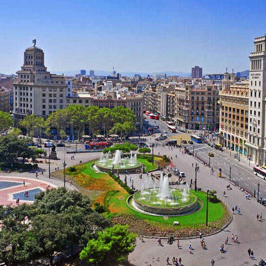 Vista geral da Plaza de Cataluña