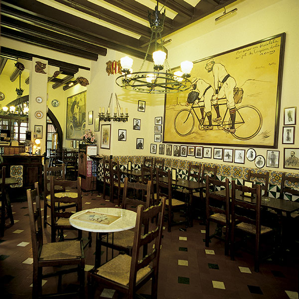 バルセロナにあるカフェレストラン「エルス・クアトレ・ガッツ」の内部