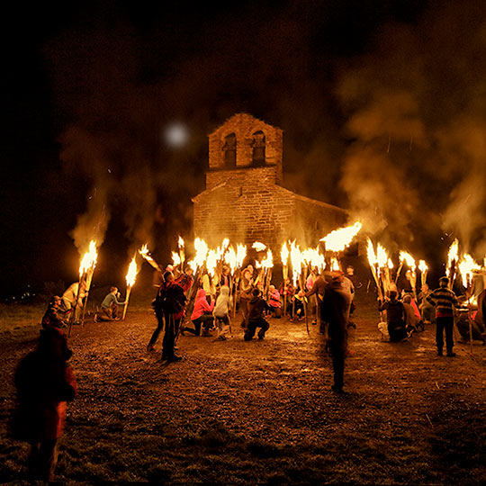 Fiestas del solsticio de verano en Pirineos