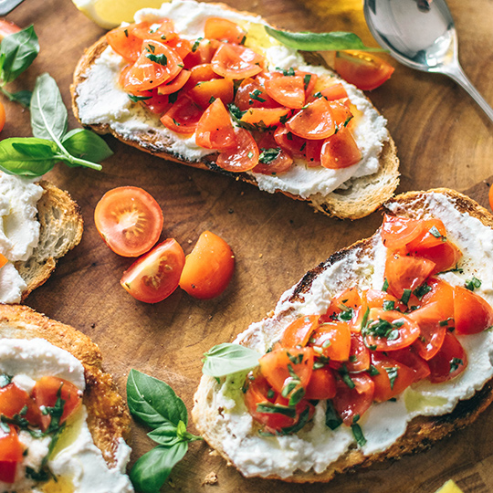 Bread with tomato