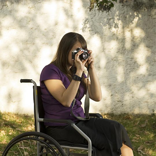   Fotografin im Rollstuhl