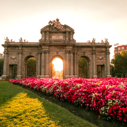 Brama Puerta de Alcalá w Madrycie 