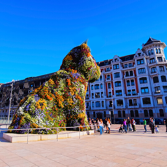 Escultura de flores em Bilbau