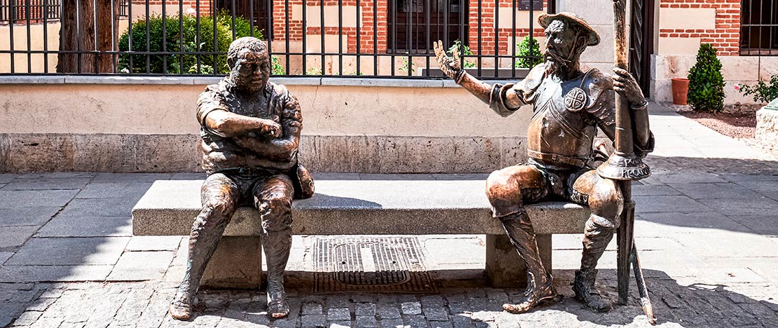 Sculture di Don Chisciotte e Sancho Panza nella Casa natale di Cervantes.