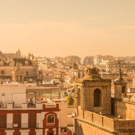 Vista de Sevilla al atardecer
