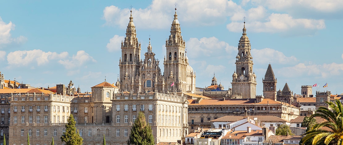 Blicke auf die Stadt und die Kathedrale von Santiago de Compostela, Galicien  Blicke auf die Stadt und die Kathedrale von Santiago de Compostela, Galicien