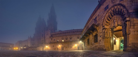  Plaza del Obradoiro i katedra w Santiago de Compostela nocą