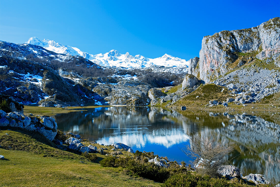 Lake Ercina, Picos de Europa Lake Ercina, Picos de Europa