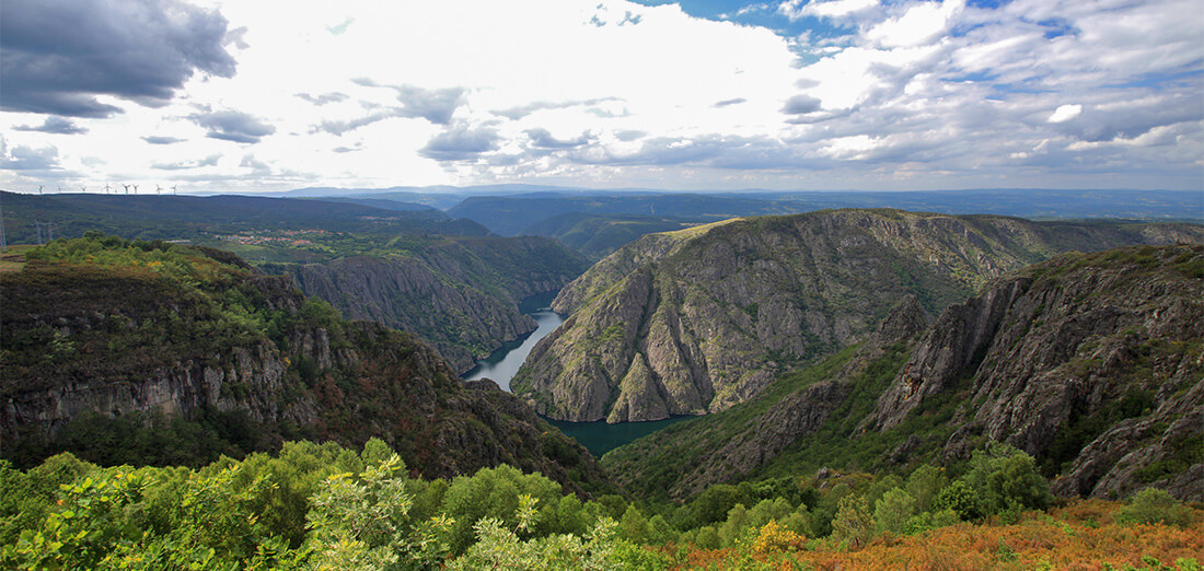 Cabezoas viewpoint in the Ribeira Sacra, Galicia Cabezoas viewpoint in the Ribeira Sacra, Galicia