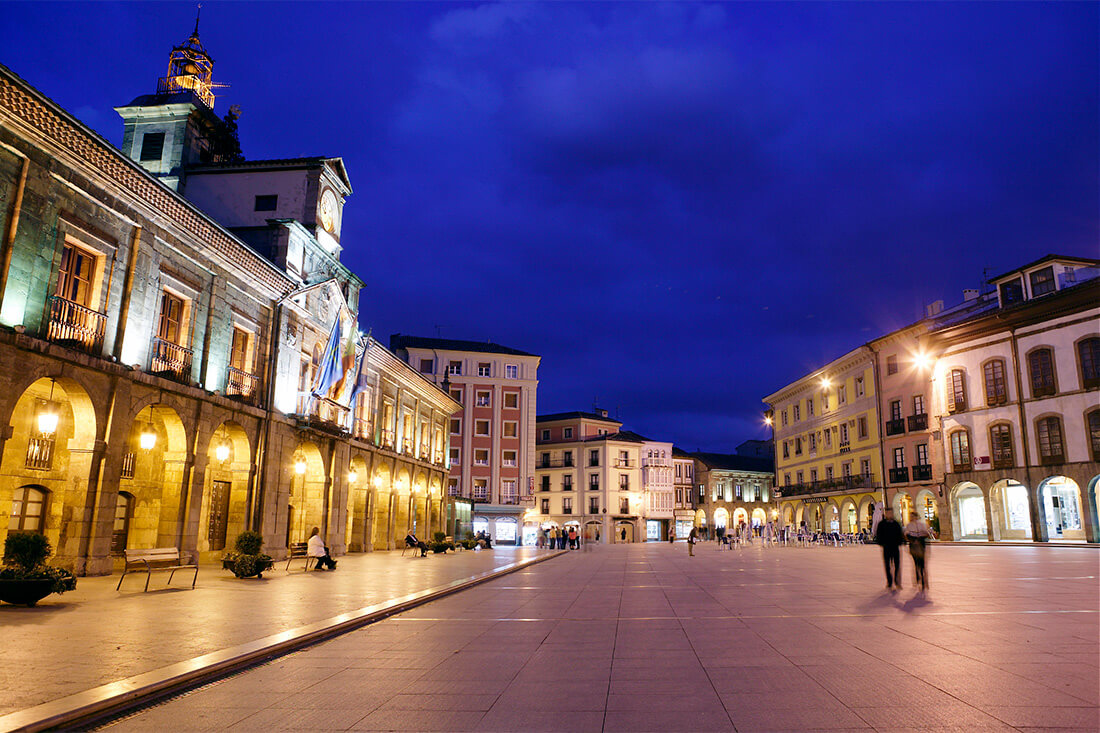 Plaza de España square in Avilés Plaza de España square in Avilés