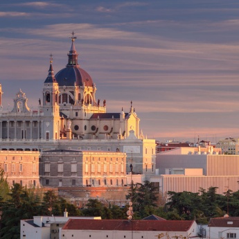 Vista de Madri e da catedral da Almudena, Madri