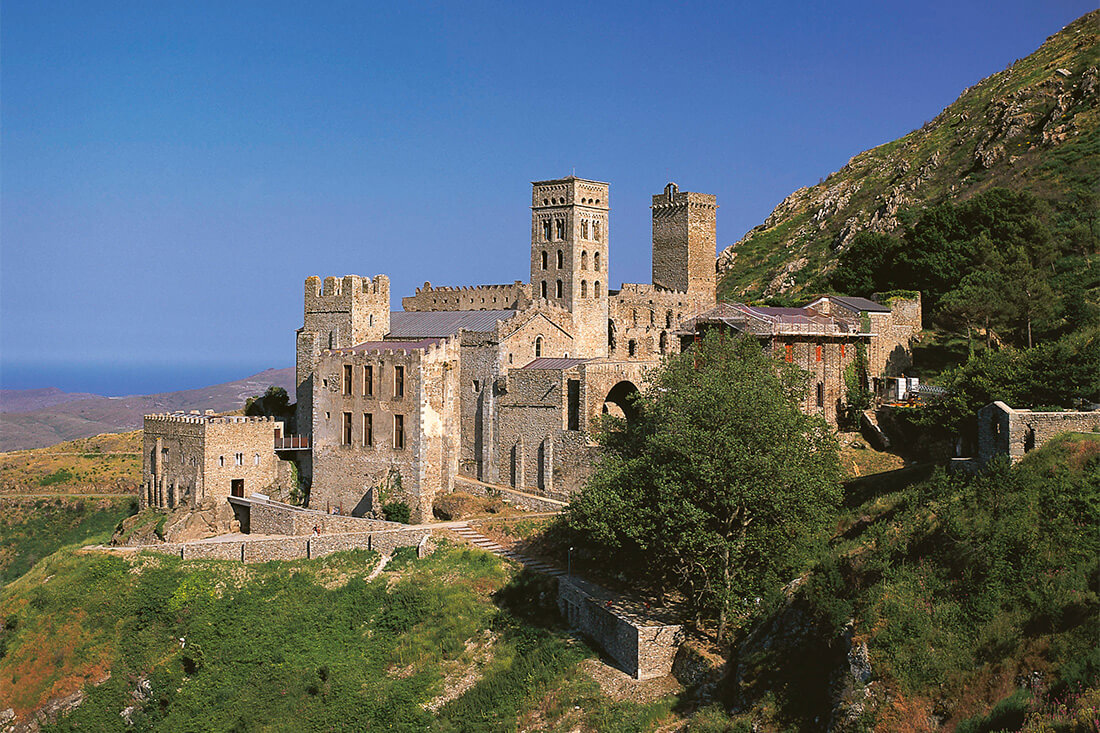 Monasterio San Pedro de Roda en el Port de la Selva Monasterio San Pedro de Roda en el Port de la Selva