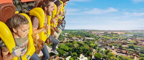 Torre de queda livre de Port Aventura em Tarragona