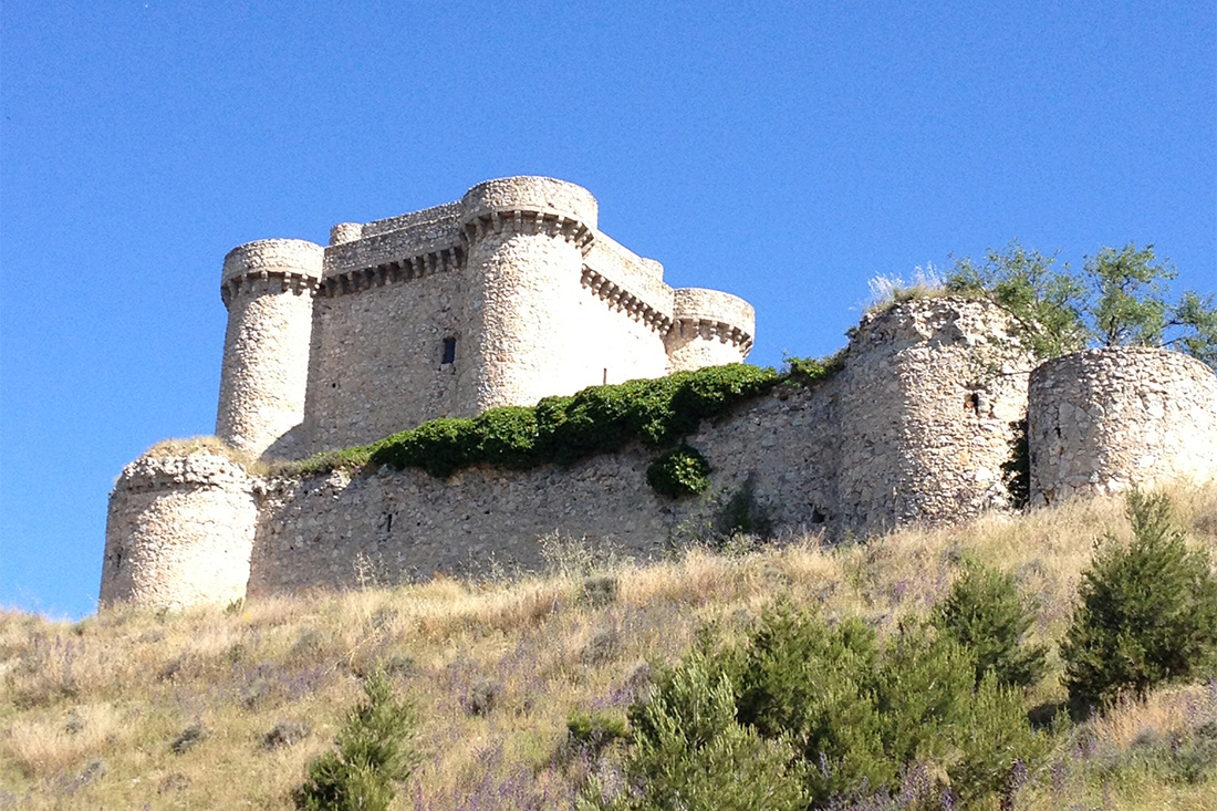 Castillo de Puñoenrostro en Esquivias, Toledo