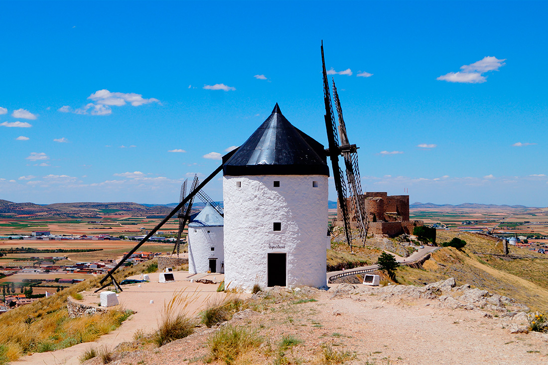 Moinho De Vento Medieval De Don Quixote No La Mancha De Castilla