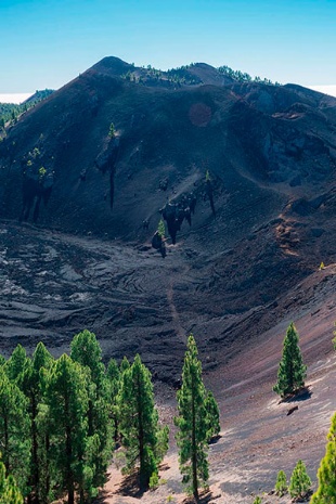 カナリア諸島ラ・パルマ島における火山ルートのドゥラスネロクレーター