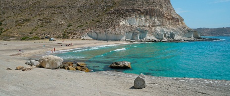 Cala de Enmedio w Agua Amarga w Almerii
