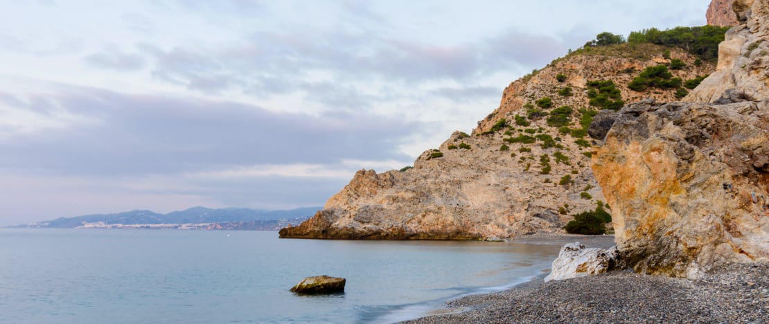 Detailansicht des Strandes Cantarriján in Almuñécar, Andalusien Detailansicht des Strandes Cantarriján in Almuñécar, Andalusien
