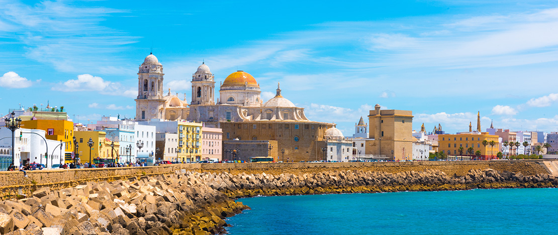 Die Santa Cruz-Kathedrale, Cádiz, Andalusien
