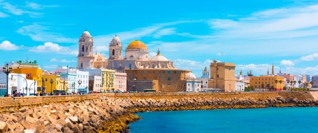 Die Santa Cruz-Kathedrale, Cádiz, Andalusien Die Santa Cruz-Kathedrale, Cádiz, Andalusien