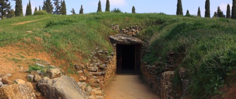 Detailansicht der Archäologischen Stätte Dolmen von Antequera in Málaga, Andalusien