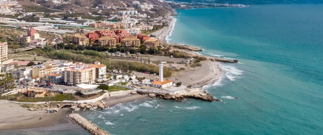 vista del Faro de Torrox en Málaga, Andalucía